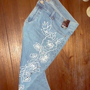 New York and Company cropped jeans
